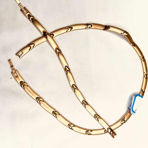 Luxury French Designer Gold-Plated Necklace & Bracelet Set, Signed, Late 1990s - Picture 6 of 14